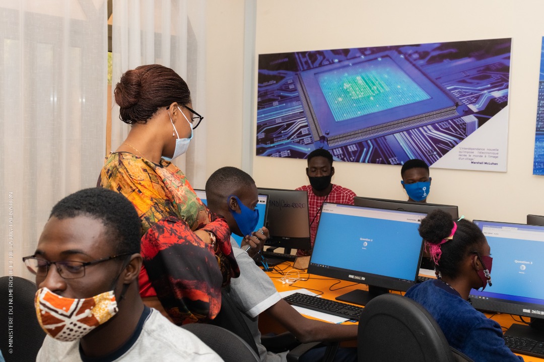 Journée internationale des jeunes filles dans les TIC Des formations numériques pour les